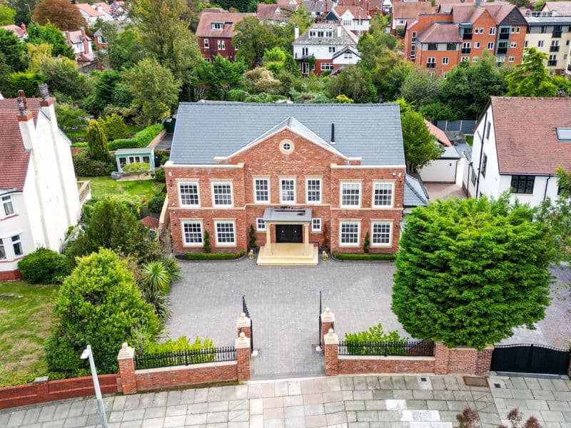 Golf Open 2026 &#8211; Brocklebank Road, Hesketh Park – Sleeps 10 with Bar, Cinema, Gym &#038; Hot Tub