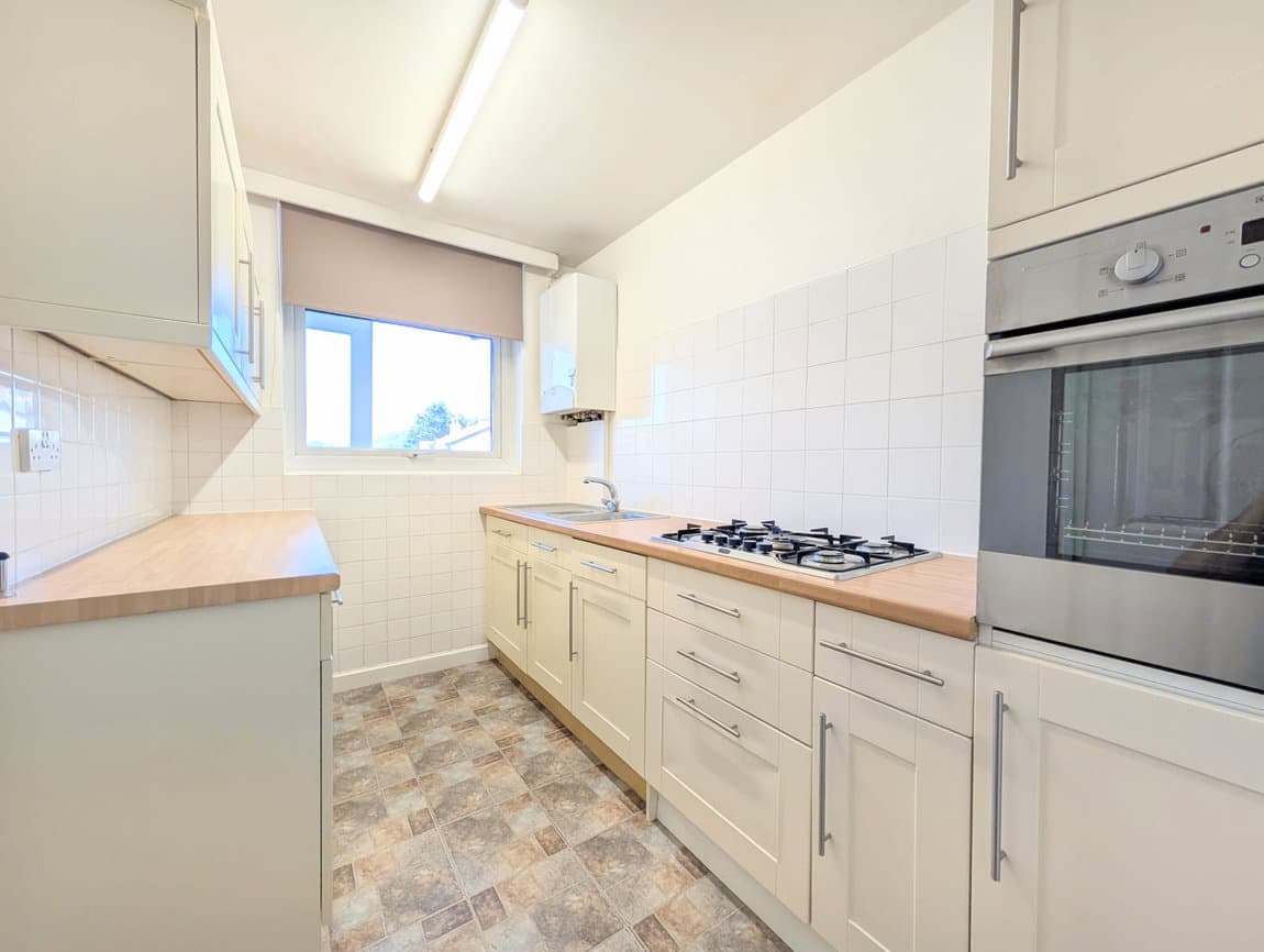 To Let – Sandown Court, Southport Town Centre, PR9 – One Bed First Floor Apt
