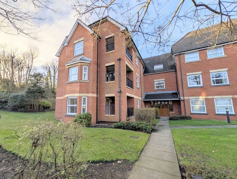 TO LET – Nelson Court, Birkdale – Two Bedroom Ground Floor Apt