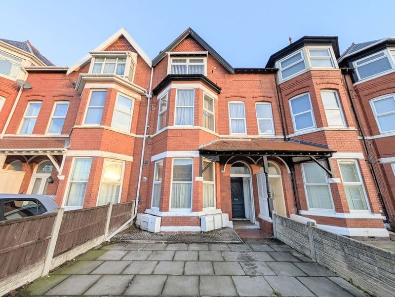 To Let – York Terrace, Manchester Road, Southport – One Bedroom First Floor Apt