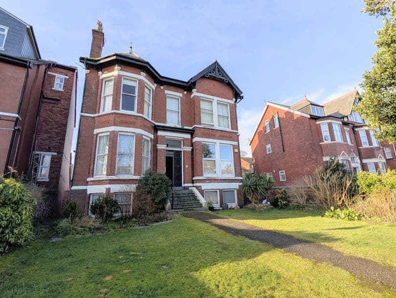 To Let – Duke Street, Southport Town Centre – One Bed First Floor Apt