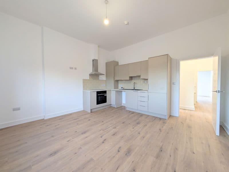 To Let – York Road, Birkdale – 2 Bed First Floor Apt