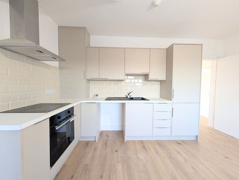 To Let – York Road, Birkdale – 2 Bed Second Floor Apt