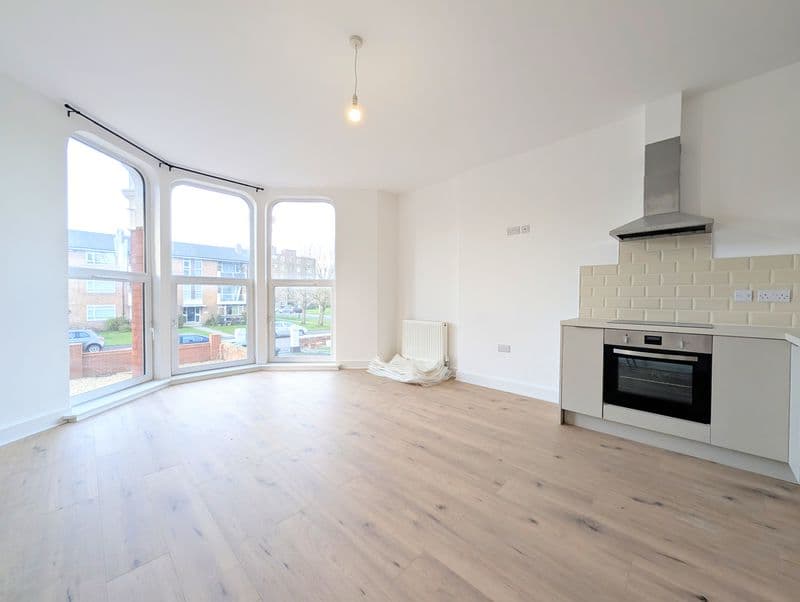 To Let – York Road, Birkdale – Two Bedroom Ground Floor Apt