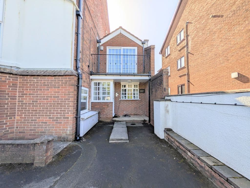 To Let – Park Crescent, Hesketh Park – Two Bedroom Part Furnished House