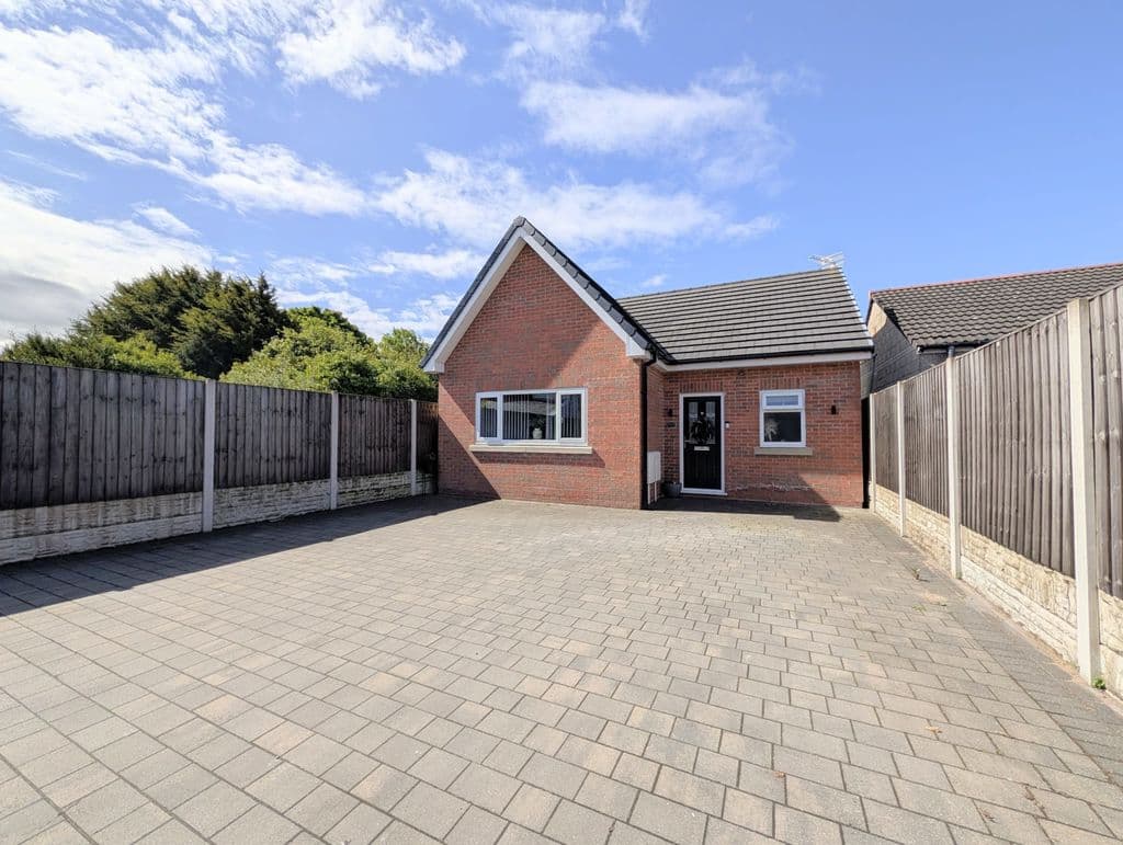 To Let – Portland Street, Southport, PR8 – Two Bedroom Detached Bungalow