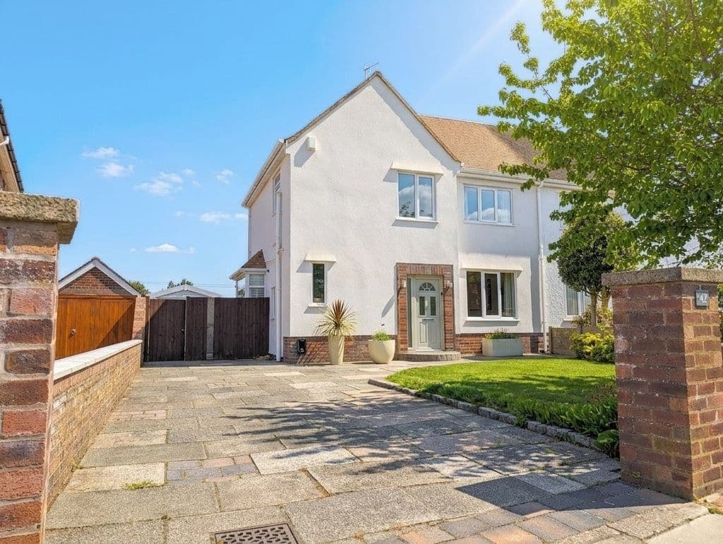 Golf Open 2026 – Lynton Road, Hillside – Sleeps Six – Well Located Semi