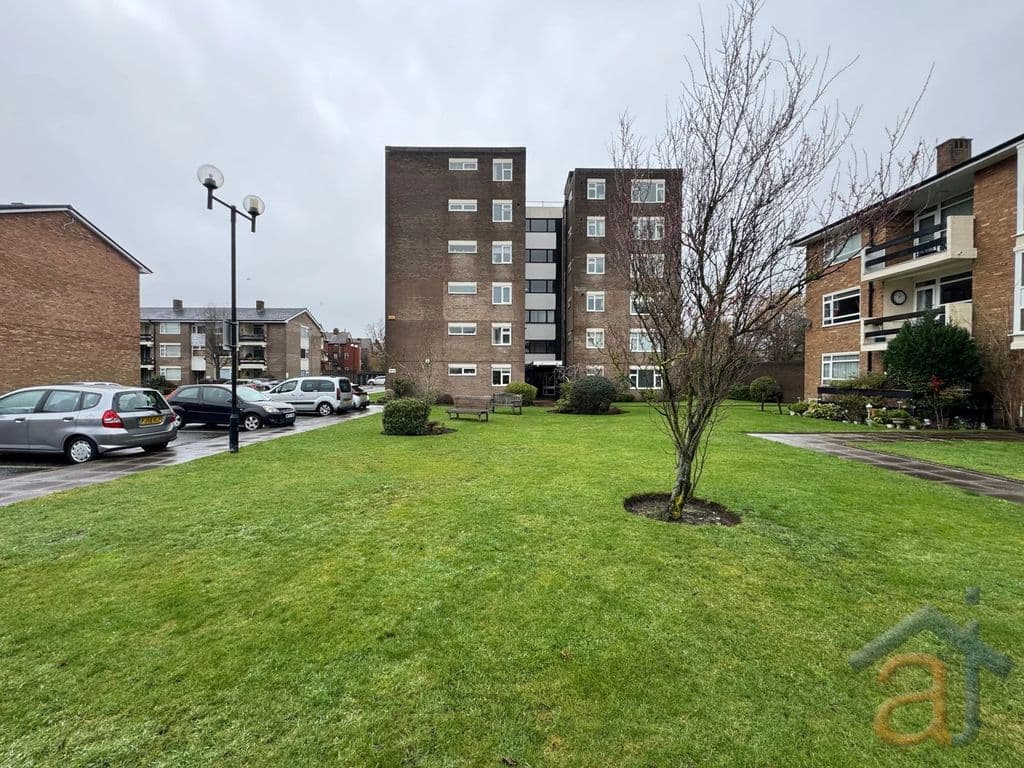 Let – Victoria Court, Birkdale, PR8 – One Bed Upper Floor Apt
