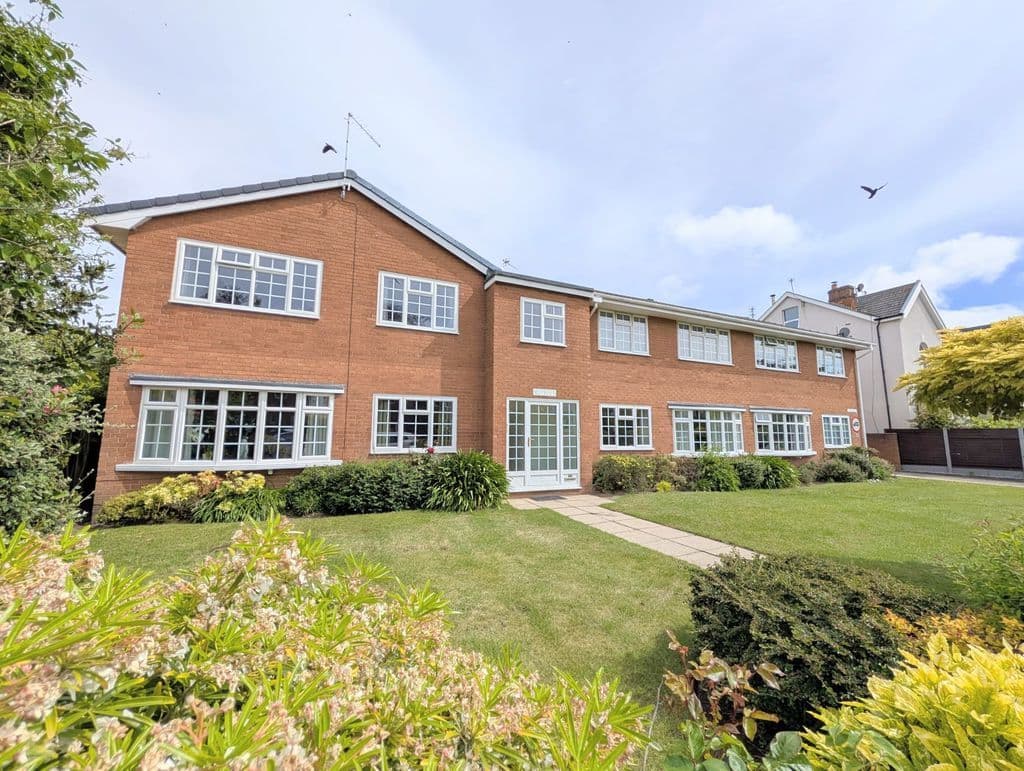 To Let – Salford Court, Salford Road, Ainsdale, PR8 – Two Bedroom First Floor Apt