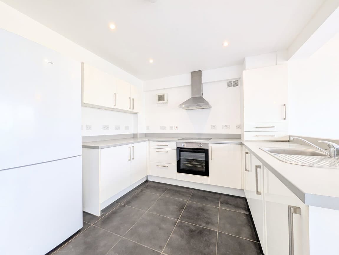 To Let – The Courtyard, Lord Street, Southport – Two Bedroom Third Floor Apt