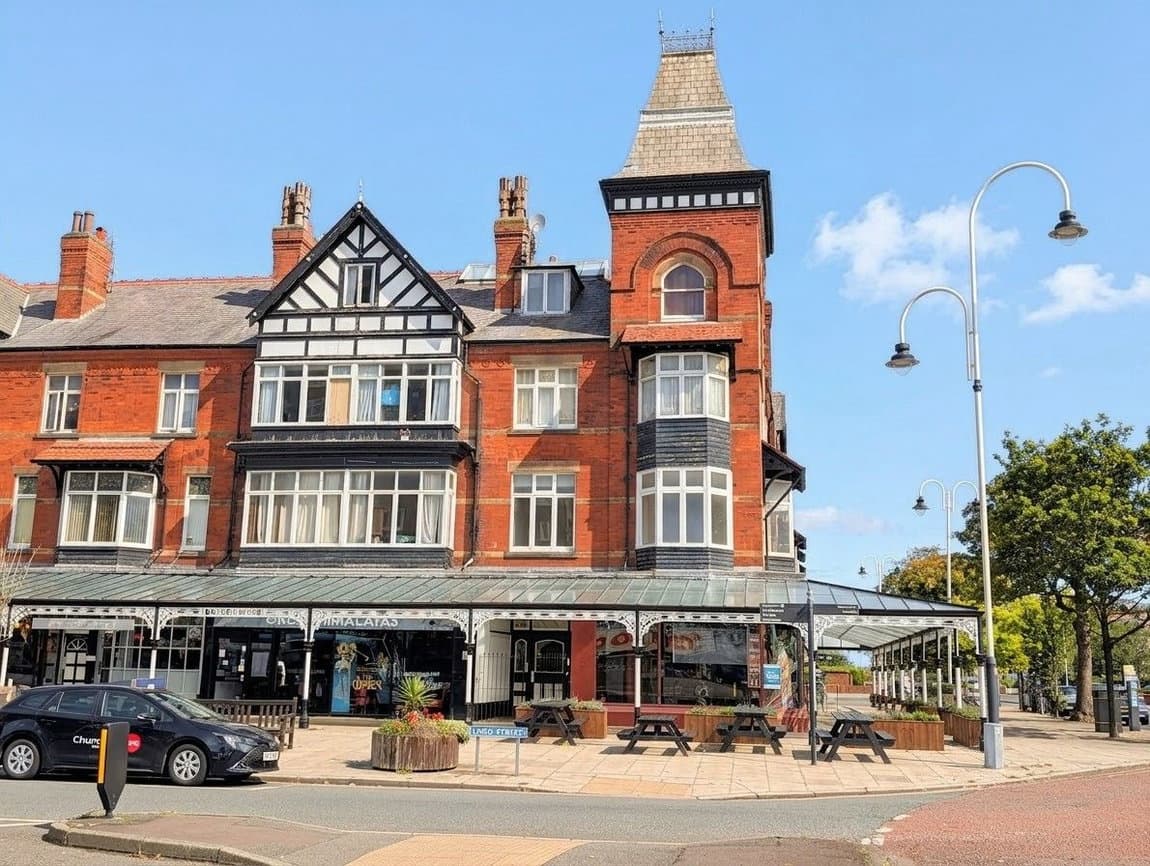 To Let – Tower Mansions, Lord Street, Southport, PR9 – Three Bed Apt